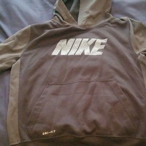 Nike boys dry fit sweatshirt